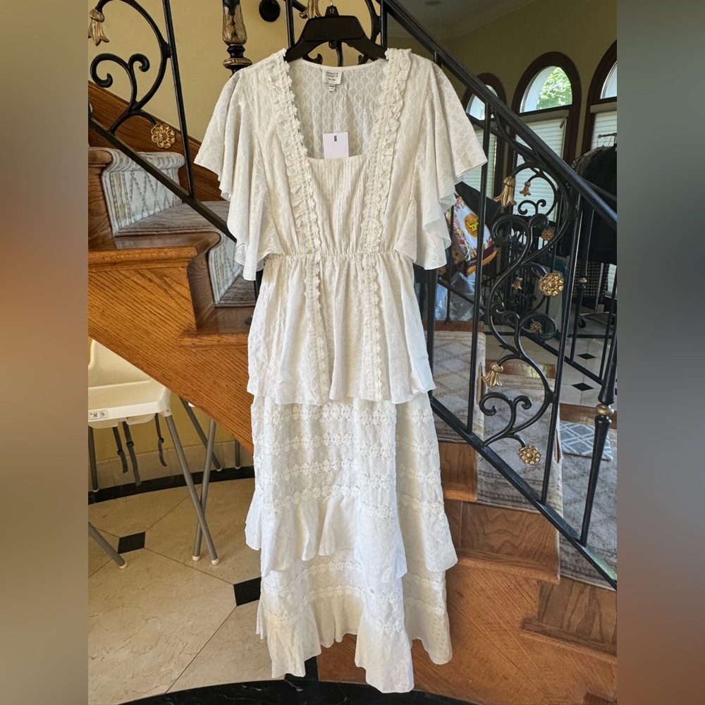 Hemant and Nandita Elegant White Lace Maxi Dress - size Small